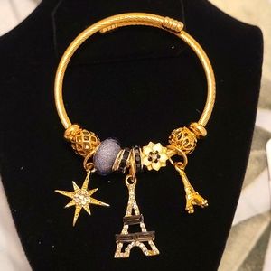 Pulcera new en oro enchapado